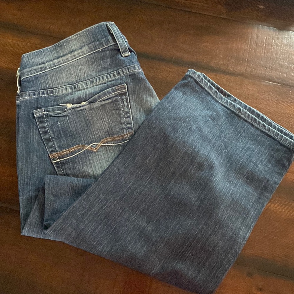 LUCKY BRAND slightly distressed jeans  sz 14